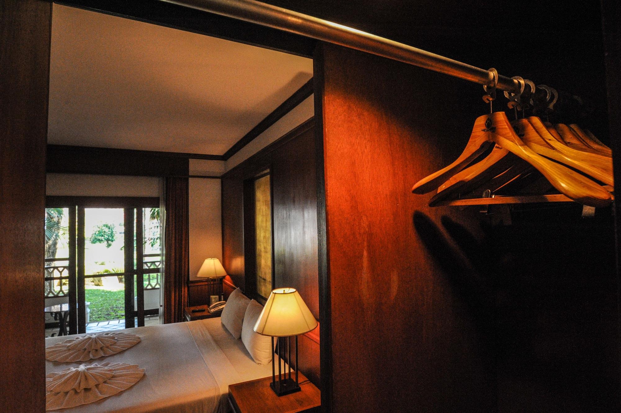 Suan Bua Hotel & Resort Ban Pong  Exterior photo