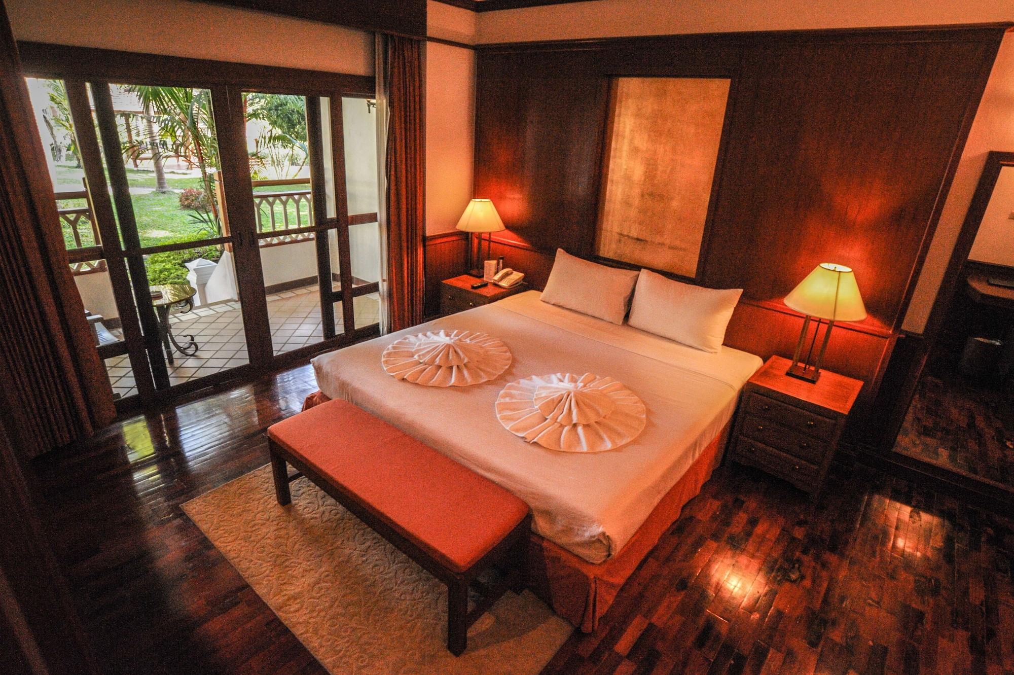 Suan Bua Hotel & Resort Ban Pong  Exterior photo