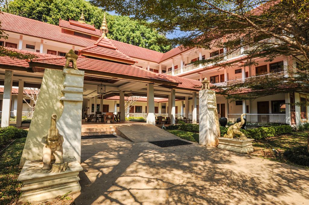 Suan Bua Hotel & Resort Ban Pong  Exterior photo