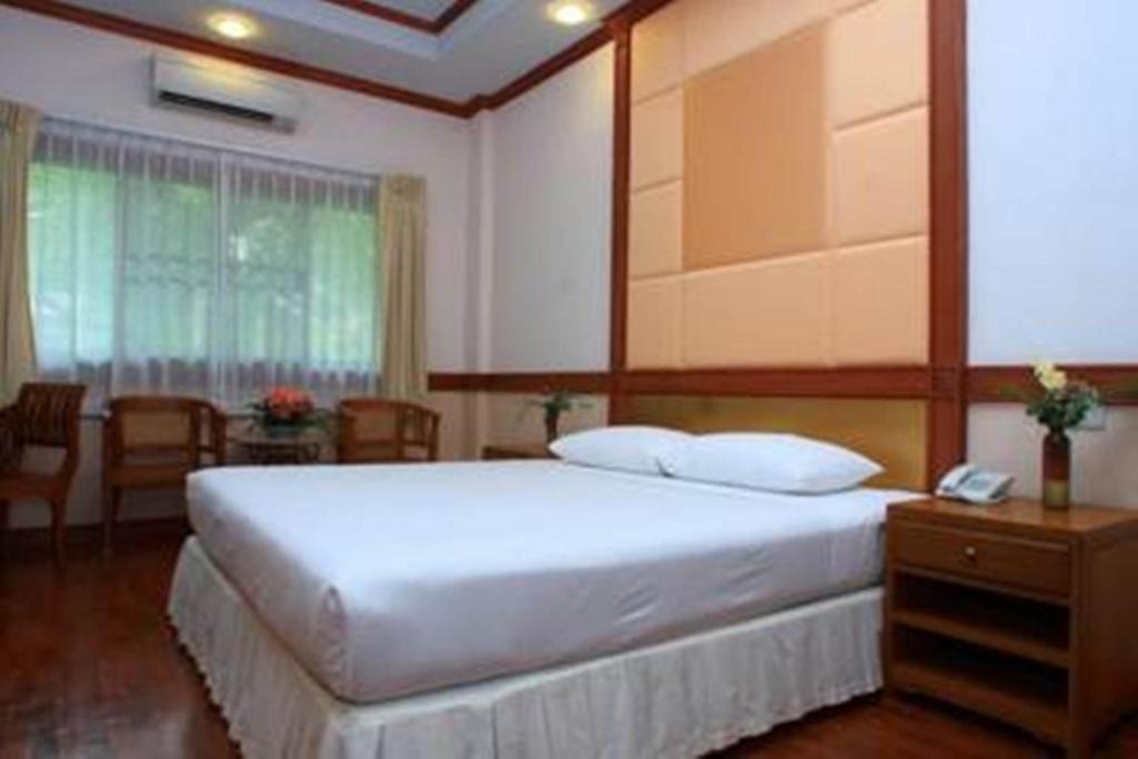 Suan Bua Hotel & Resort Ban Pong  Room photo