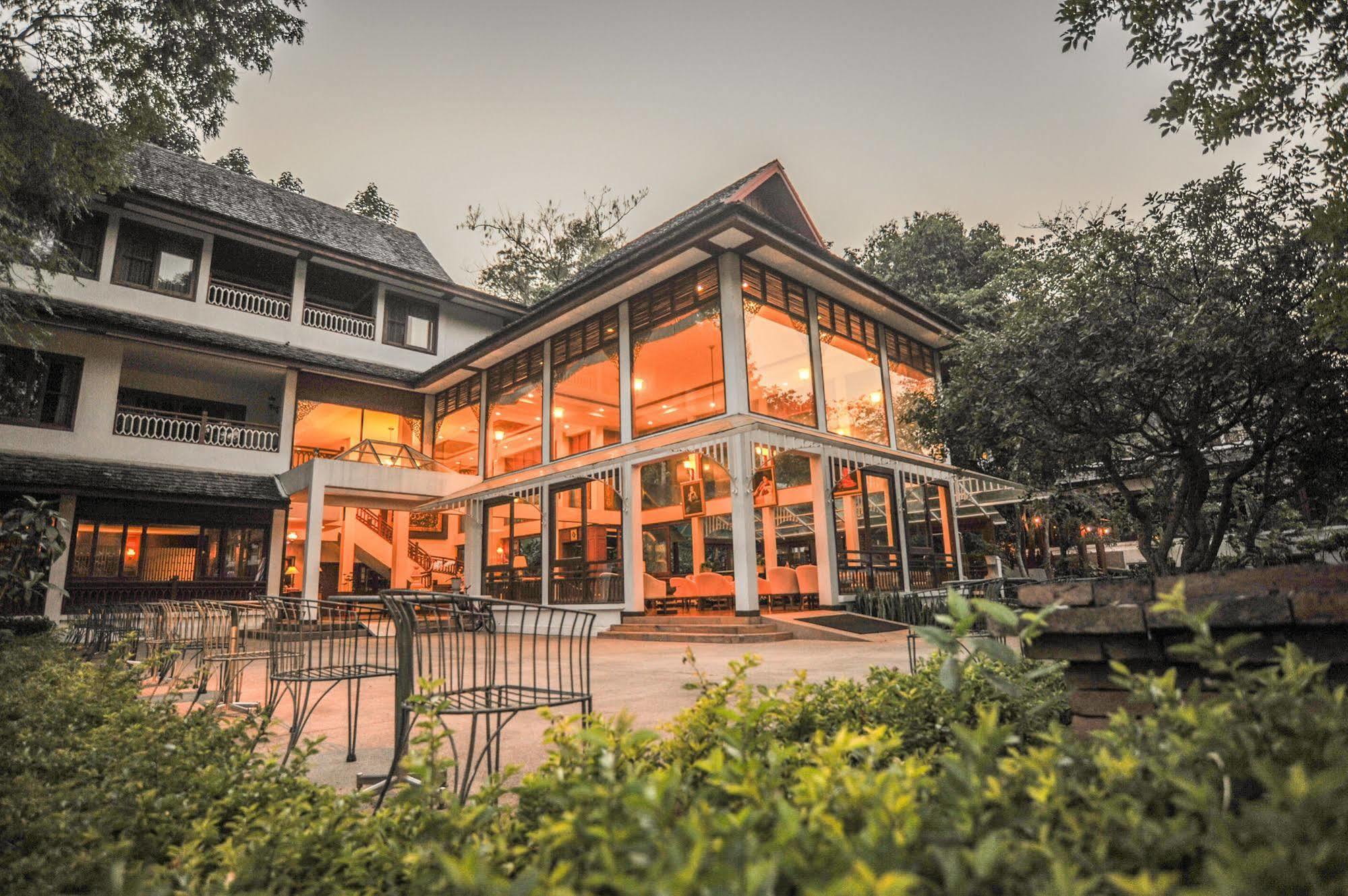 Suan Bua Hotel & Resort Ban Pong  Exterior photo