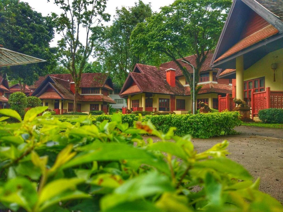 Suan Bua Hotel & Resort Ban Pong  Exterior photo